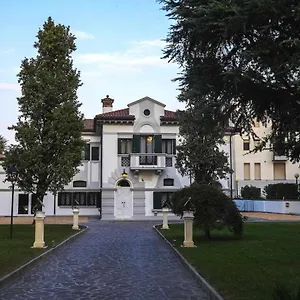 3* Nocleg ze śniadaniem Relais Toti Beb Bed E Breakfast